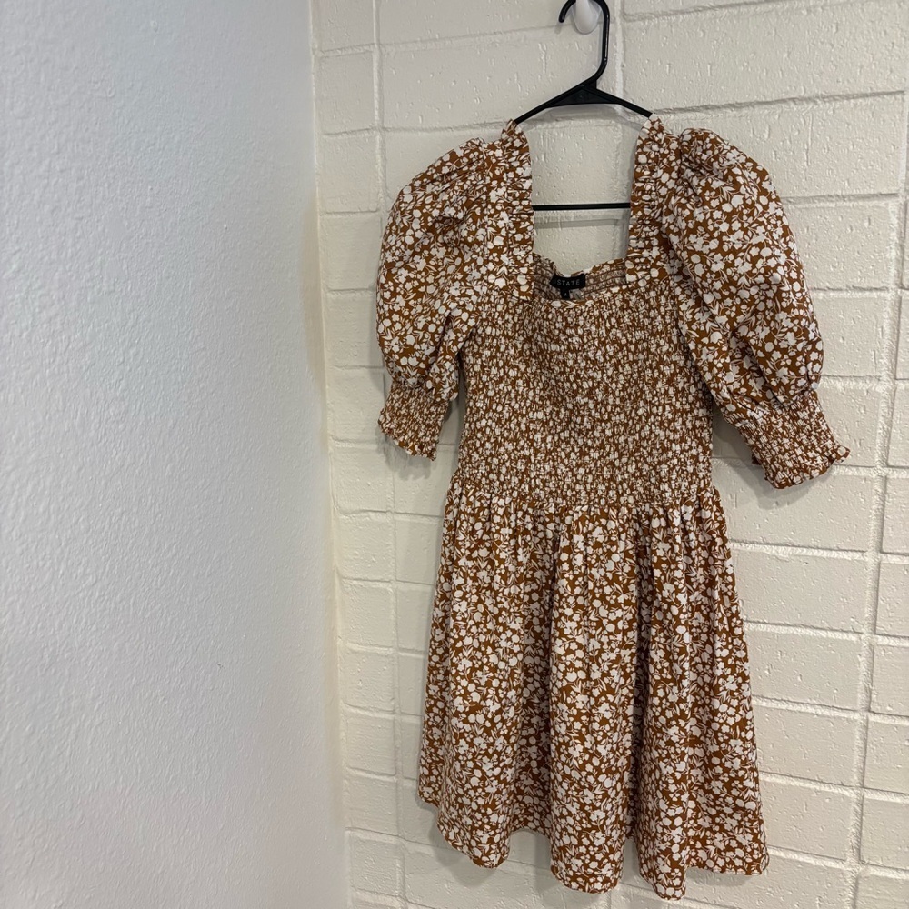 1.State Smocked Puff Sleeve Mini Dress in brown floral